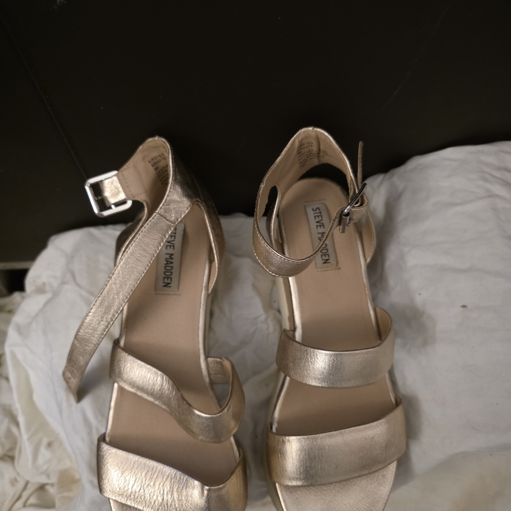 Steve Madden Leather Metallic Gold Women's Sandals